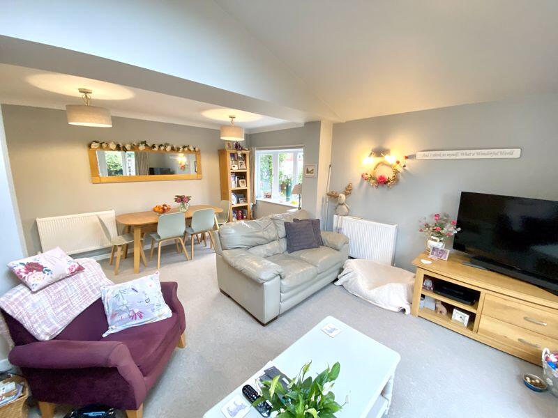 Sitting and Dining Areas