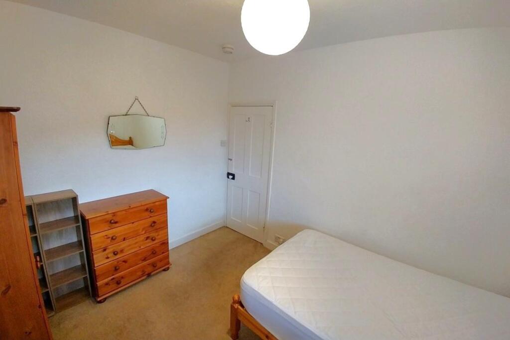 Bedroom 2 (b).jpg