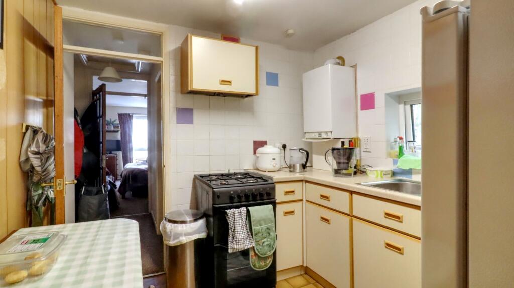 5. Kitchen 1