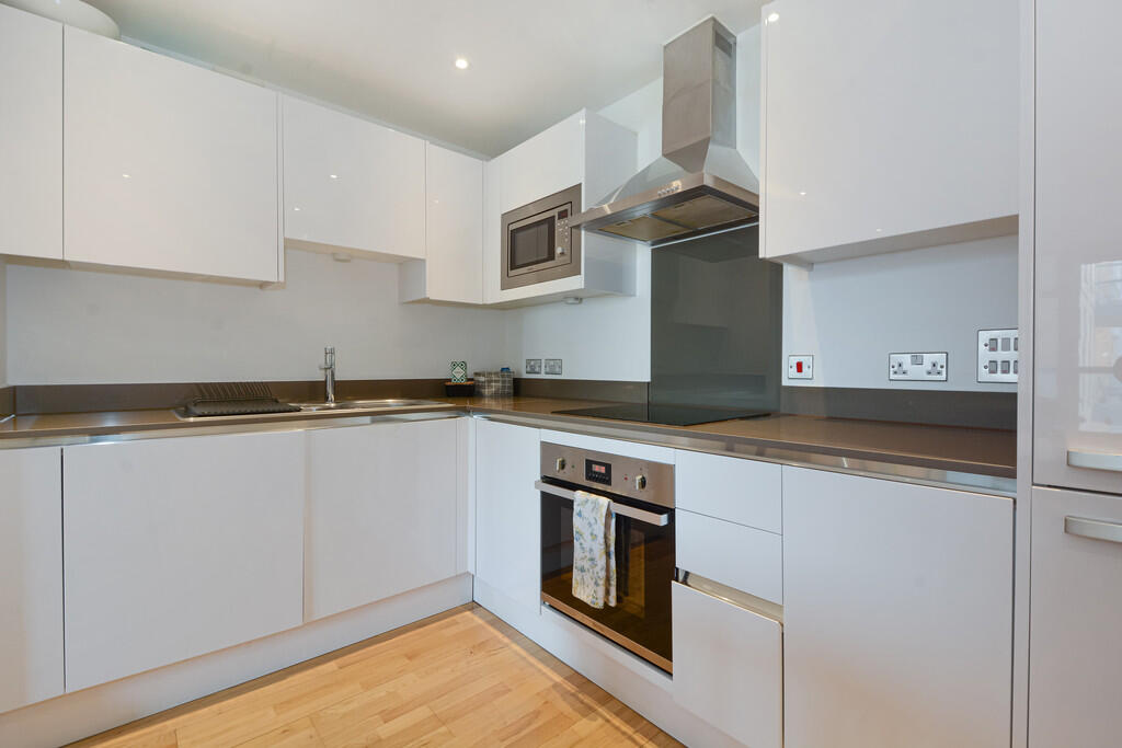 81 Beacon Point(8...