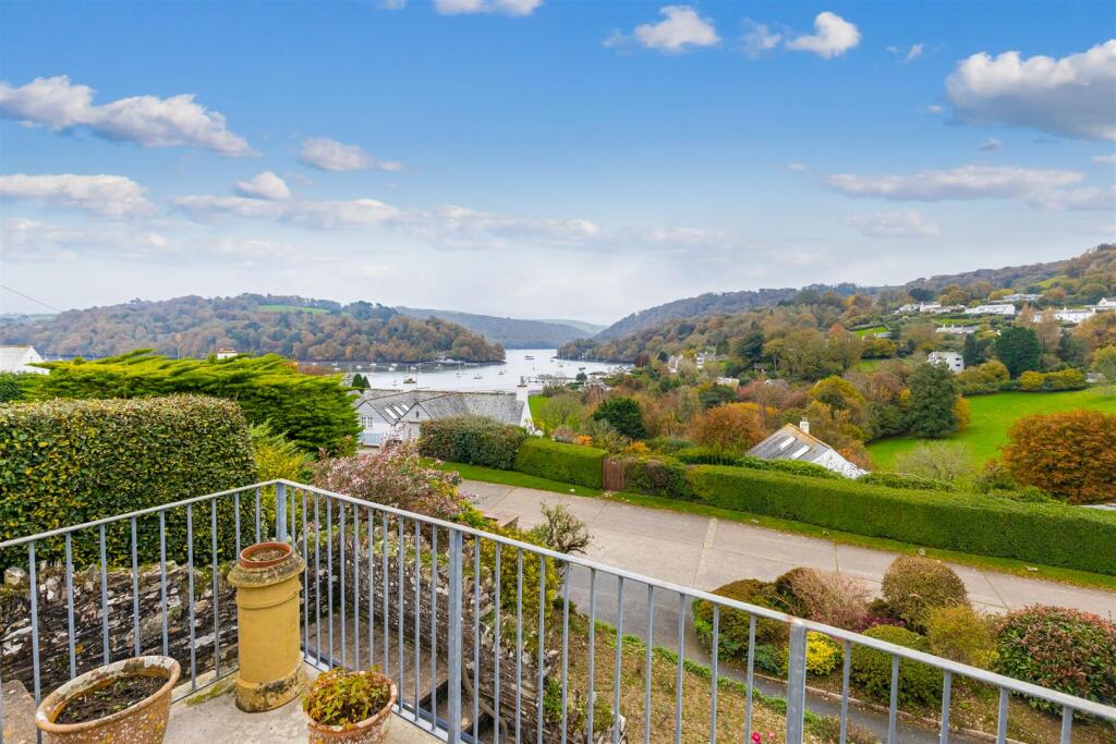 A06 - Pennymead Riverside Road Dittisham - 241106.