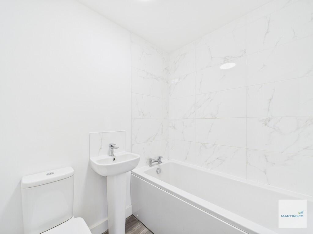 CAM03394G0-PR0422...