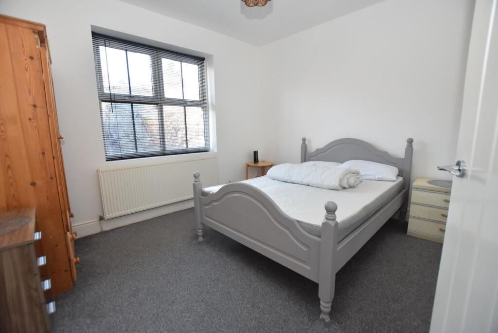 BED 1.jpg
