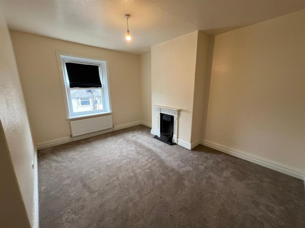 BEDROOM.jpeg