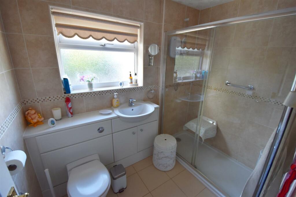 Shower room.jpg