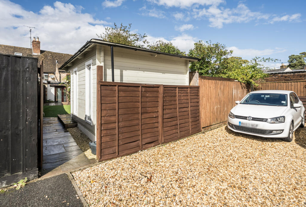 1350608-1-68c40de...