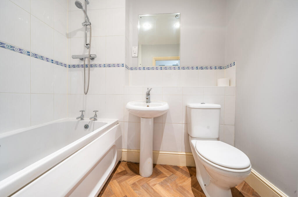 1298838-37-682f7b...