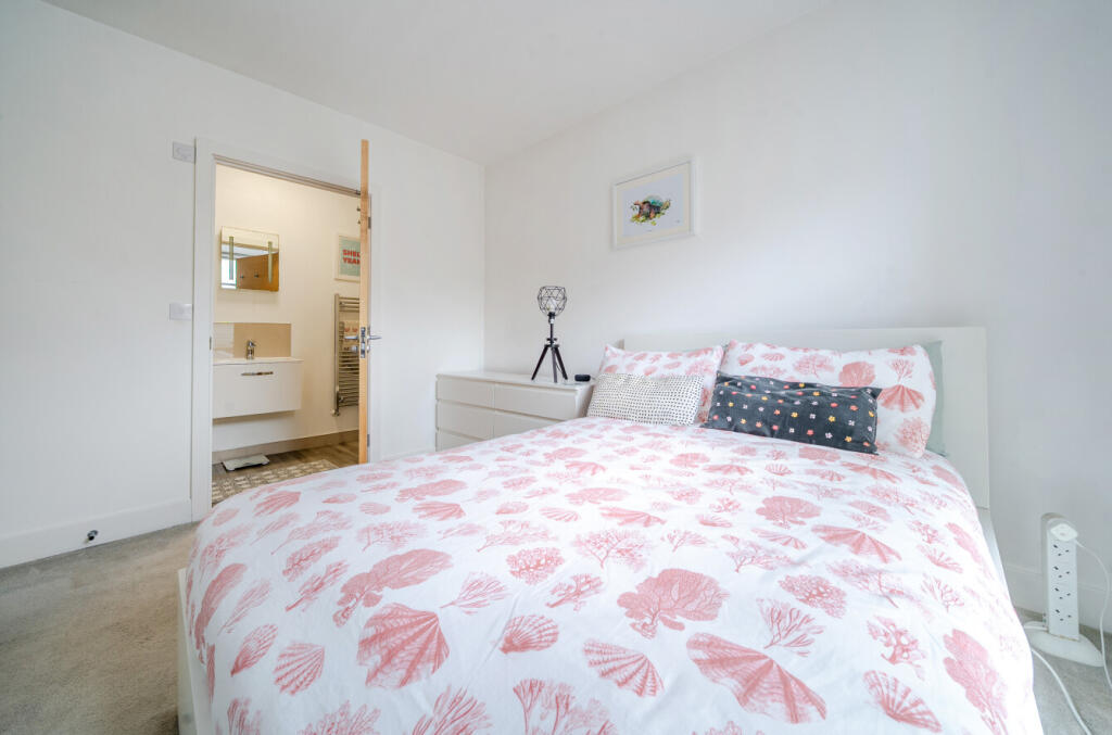 1331420-4-688788f...