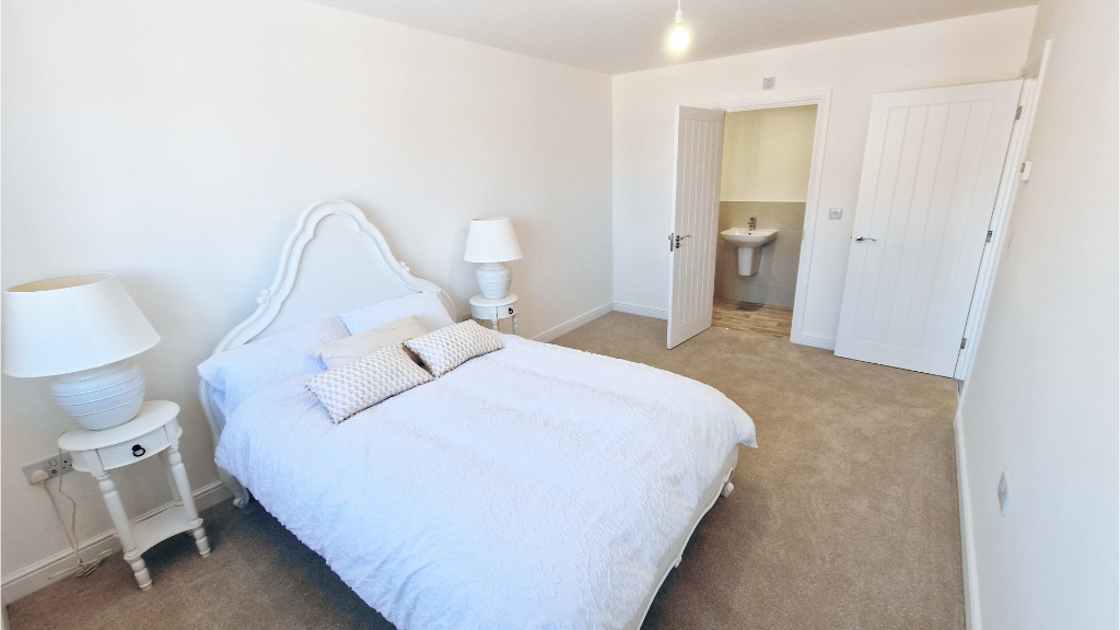 Bed 1+En-Suite