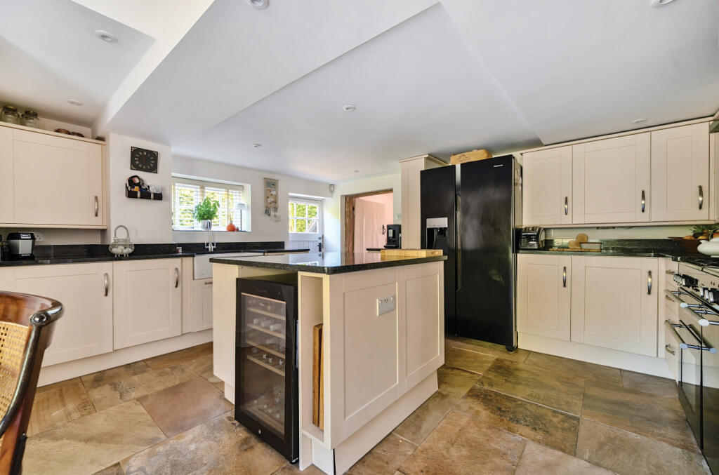 1289992-12-6824c6...