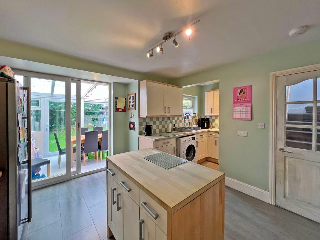 BREAKFAST KITCHEN