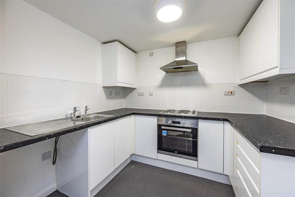 Flat407SheridanCourt-8.jpg