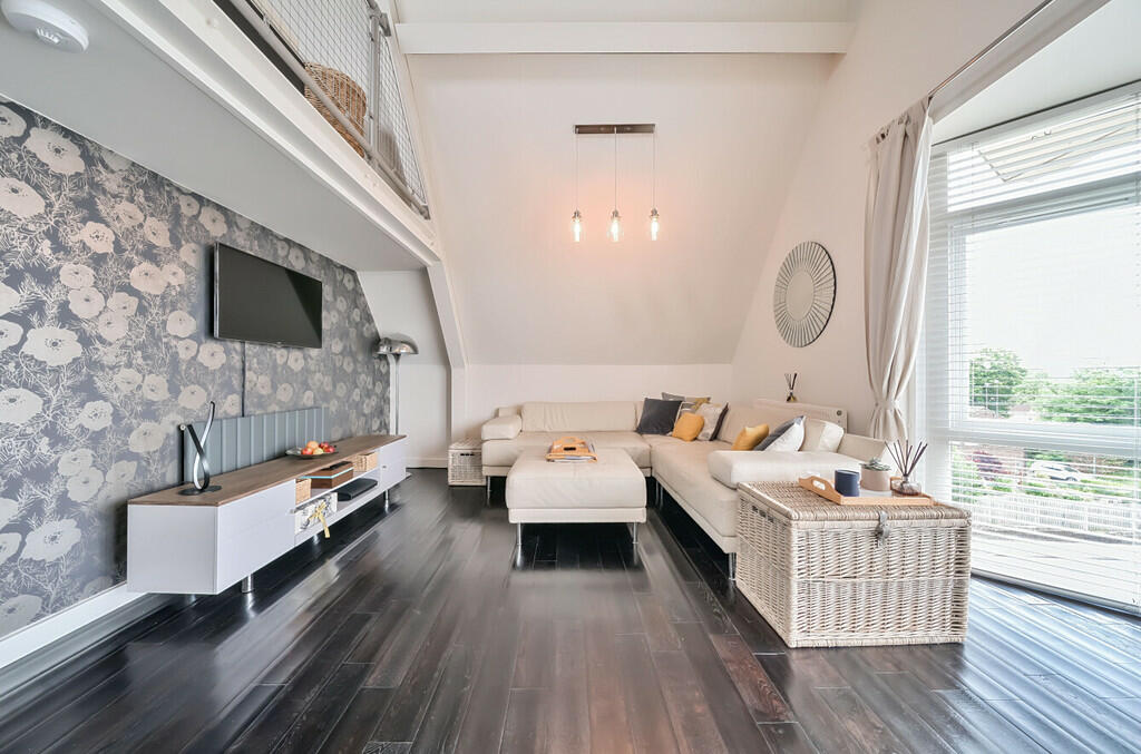 LOUNGE1