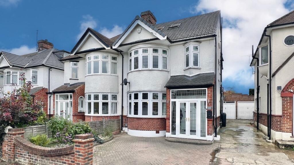 Forest Side, London, E4