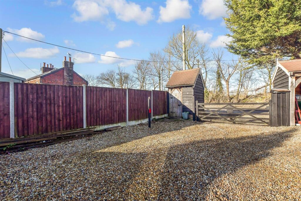 Driveway/Parking