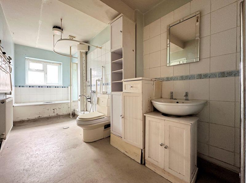 Ground Floor Bathroom