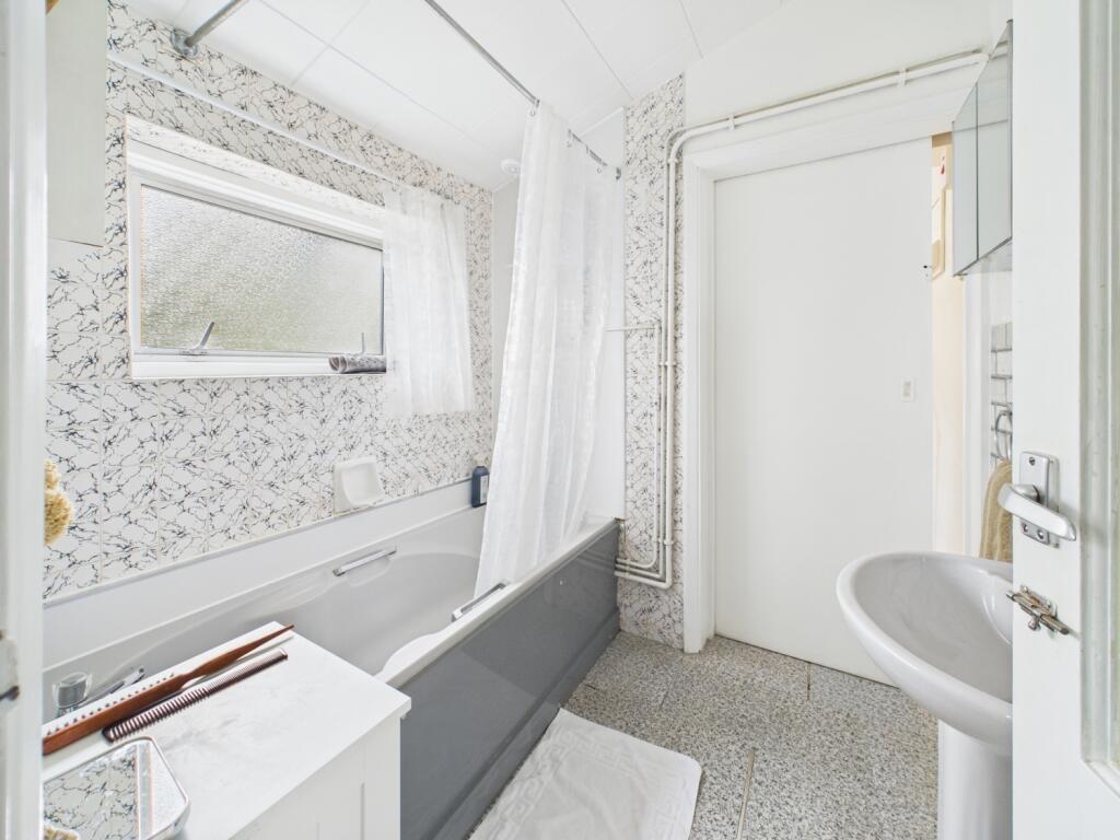 CAM01740G0-PR0434-STILL015