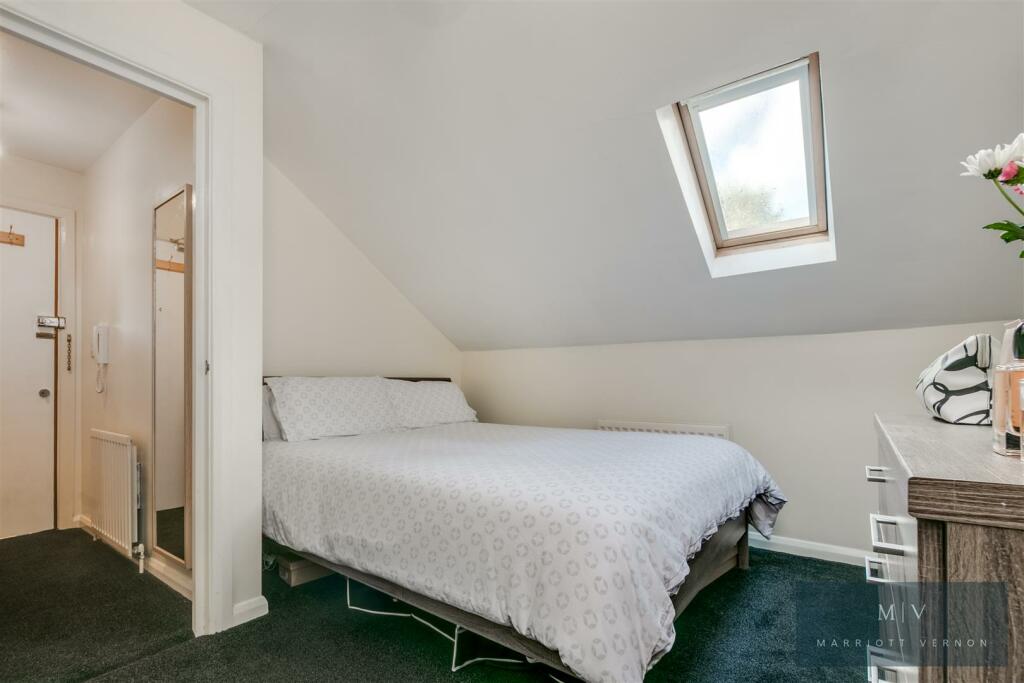 Morland Road 41 F5 MX-6.jpg