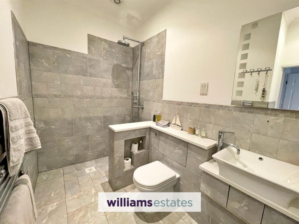 Bedroom Two, En-suite