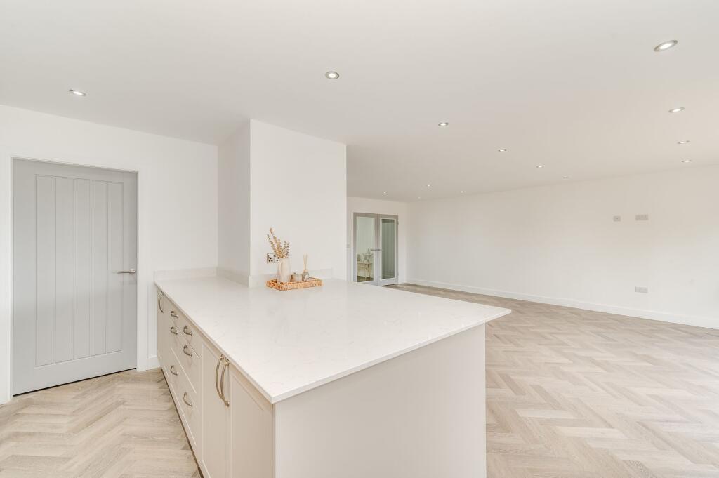 OPEN PLAN KITCHEN/DINER/LIVING ROOM