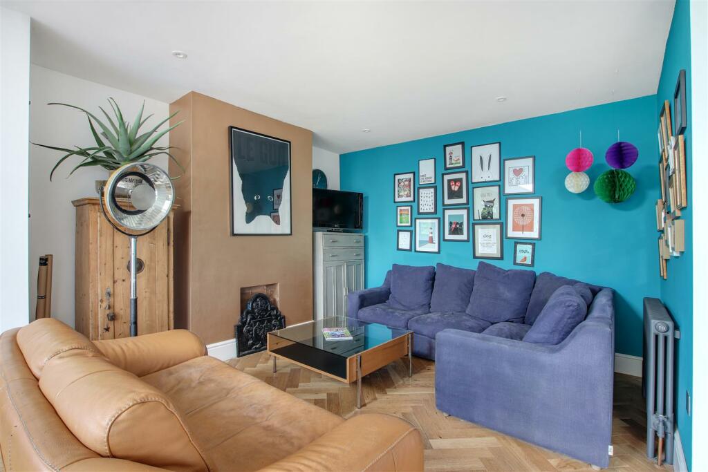 Family Room.jpg