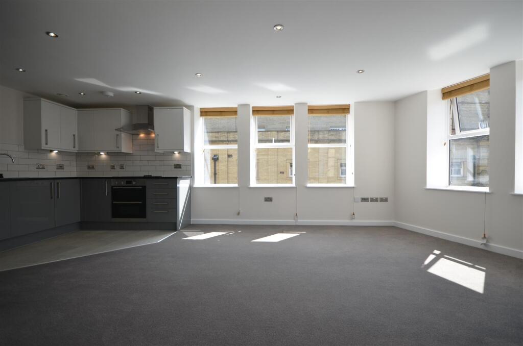 Lounge/Kitchen