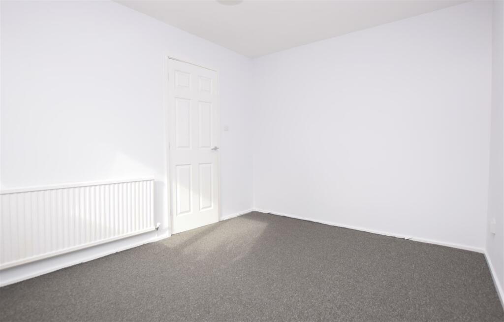 Bedroom 1 V2 (2).JPG