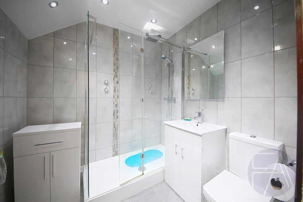 ridgefield-court-10-palatine-road-southport-pr8-2b