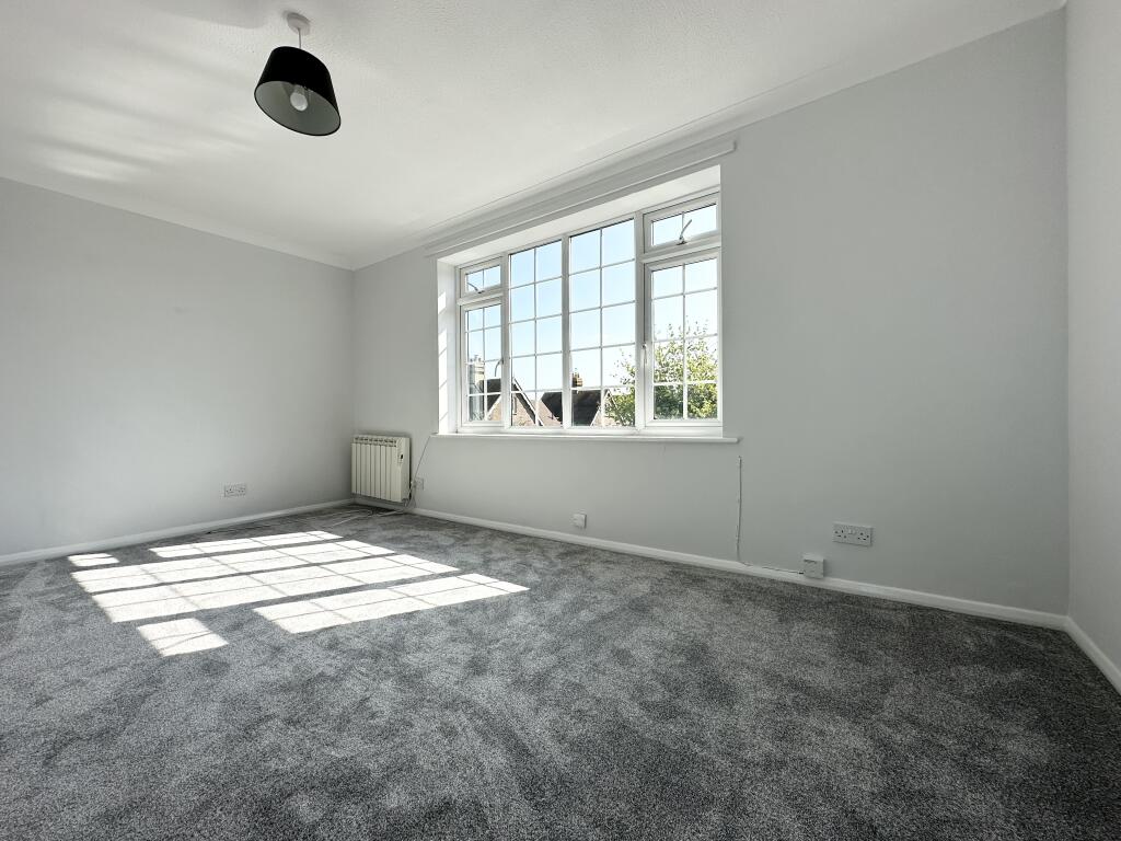 3. LOUNGE.jpg