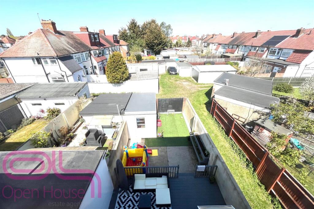 Priory Rd - Garden Top view.jpg
