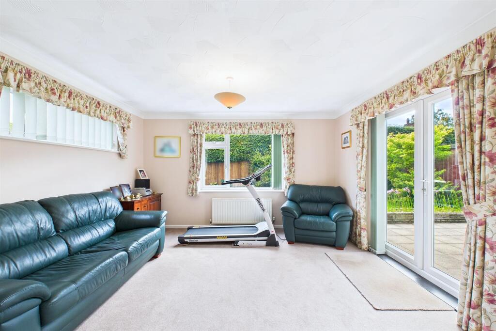 Sitting Room.jpg
