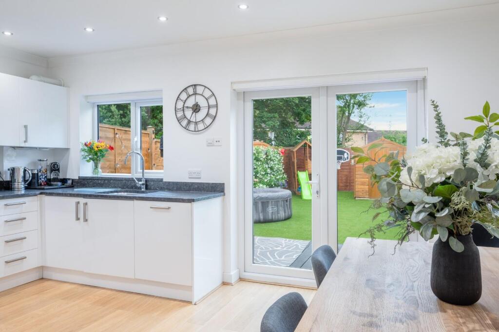 THE HAWTHORNS,  (5).jpg