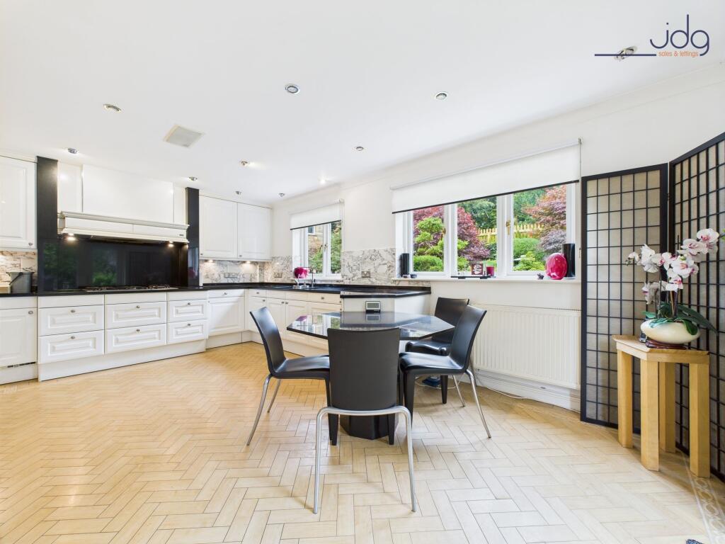 Style and Practical Kitchen with room for dining