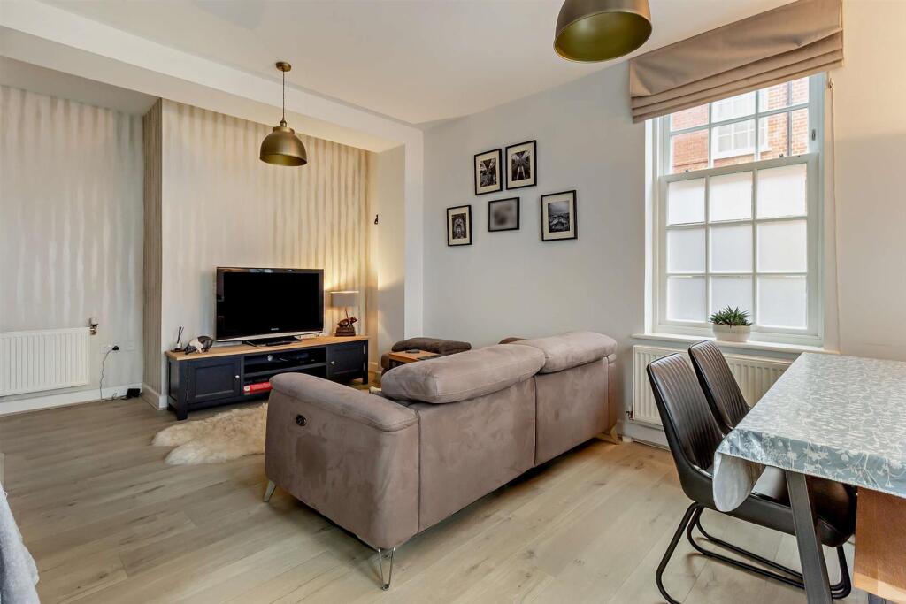 8673056-interior08-800.jpg