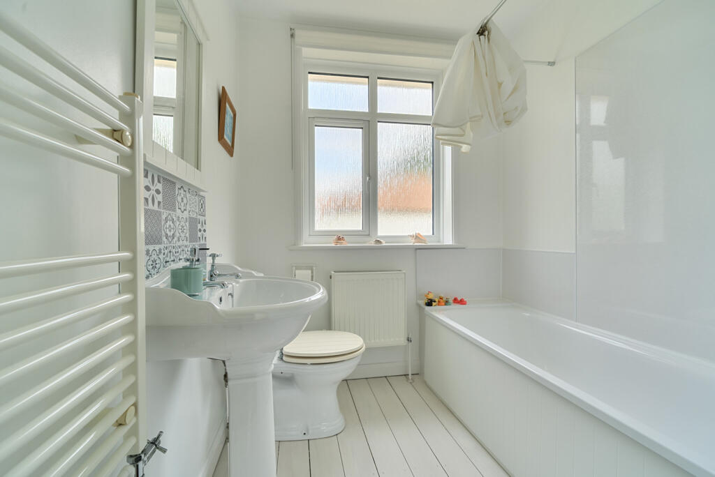 1295486-9-682f390...