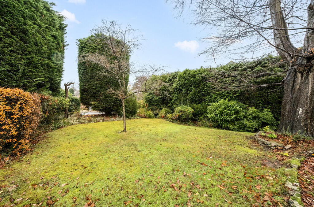 1385762-7-692da36...