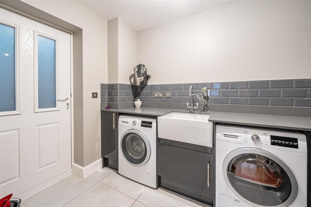 15a Brackley Road, Silverstone (10).jpg