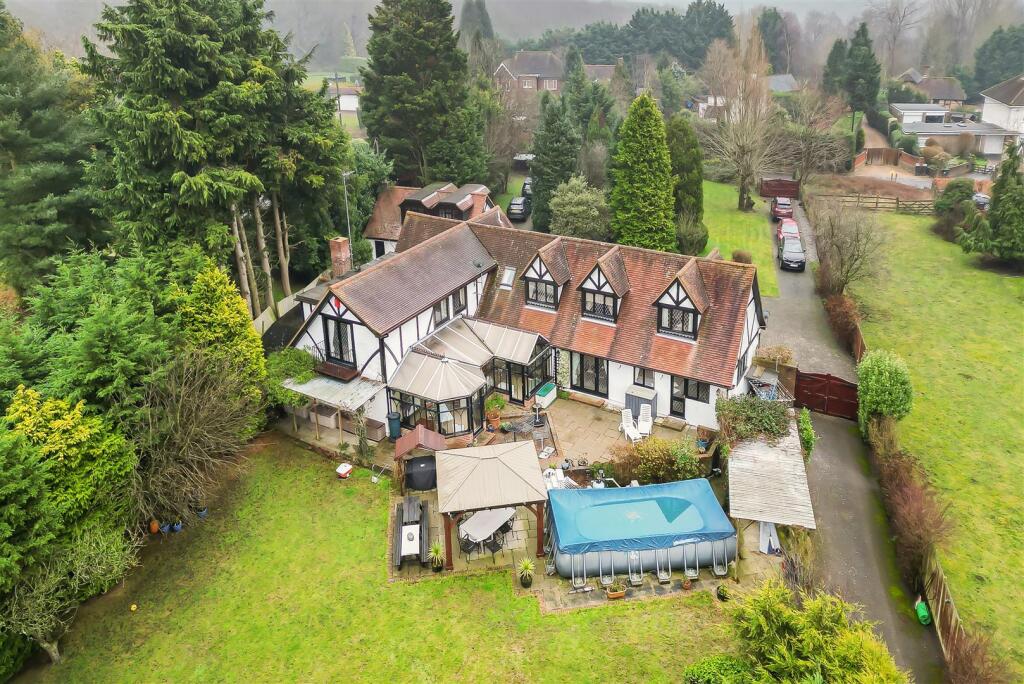 Main house rear elevation/gardens
