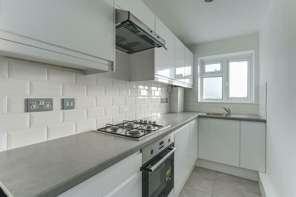 42 Gordon Hill-4.jpg