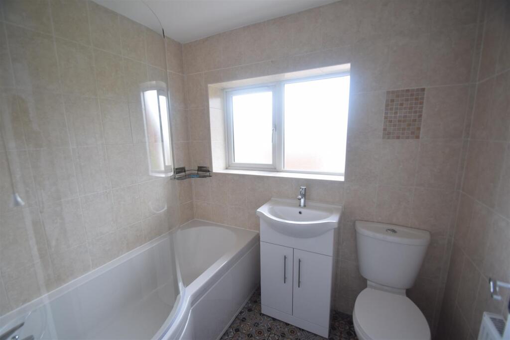 Bathroom.JPG