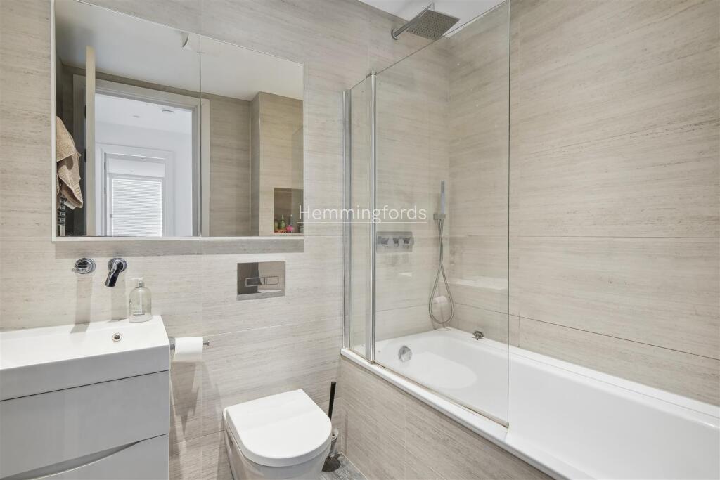 07-ae250bf5-1807-4d34-b559-891a1e768bc0P3718066-lo