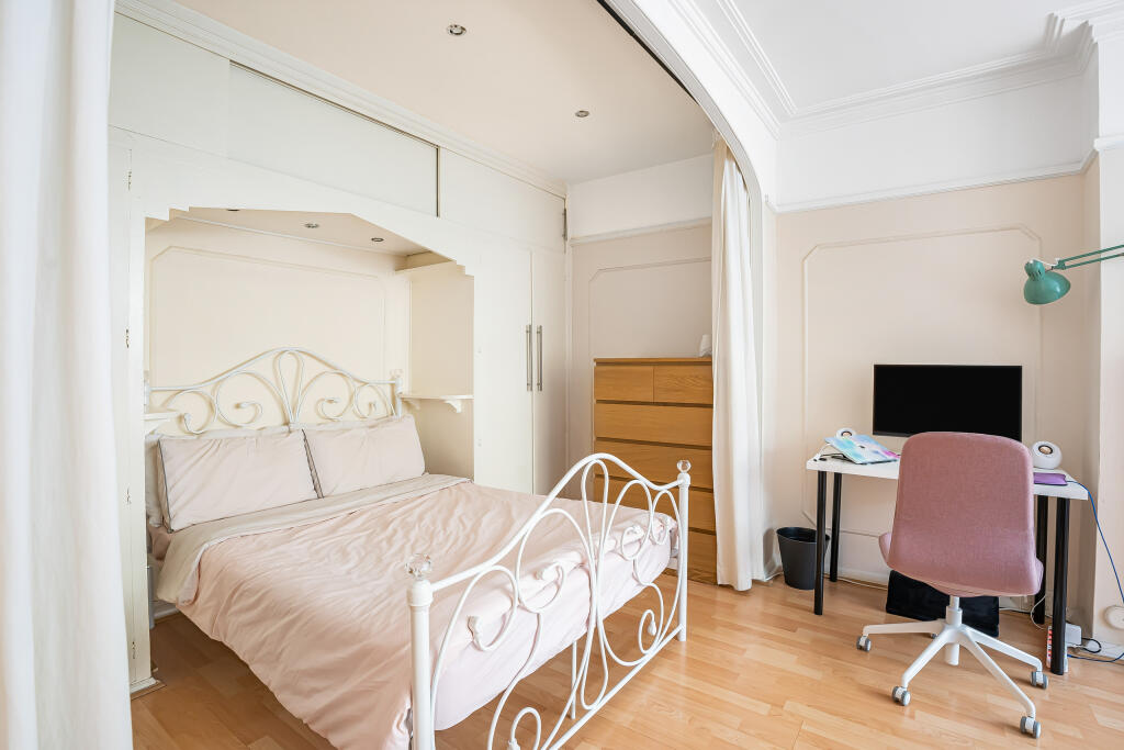 Bedroom Alt.JPG