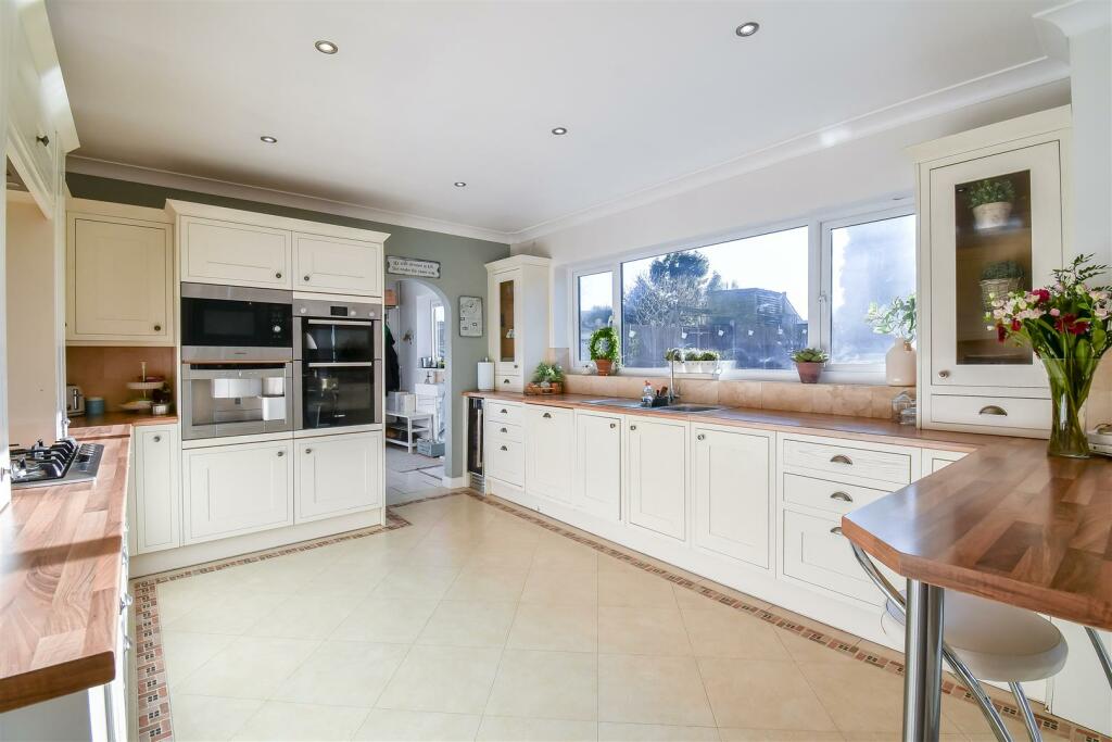 Kitchen / Breakfast