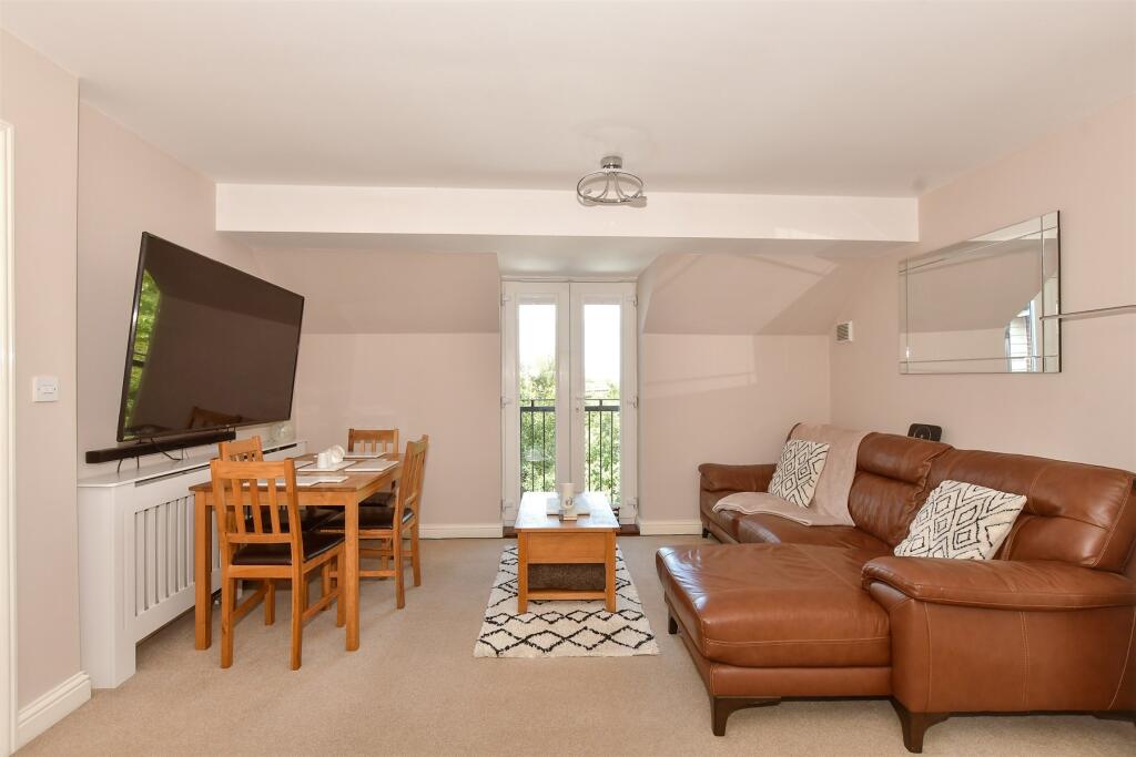 Kitchen/ Lounge/ Diner