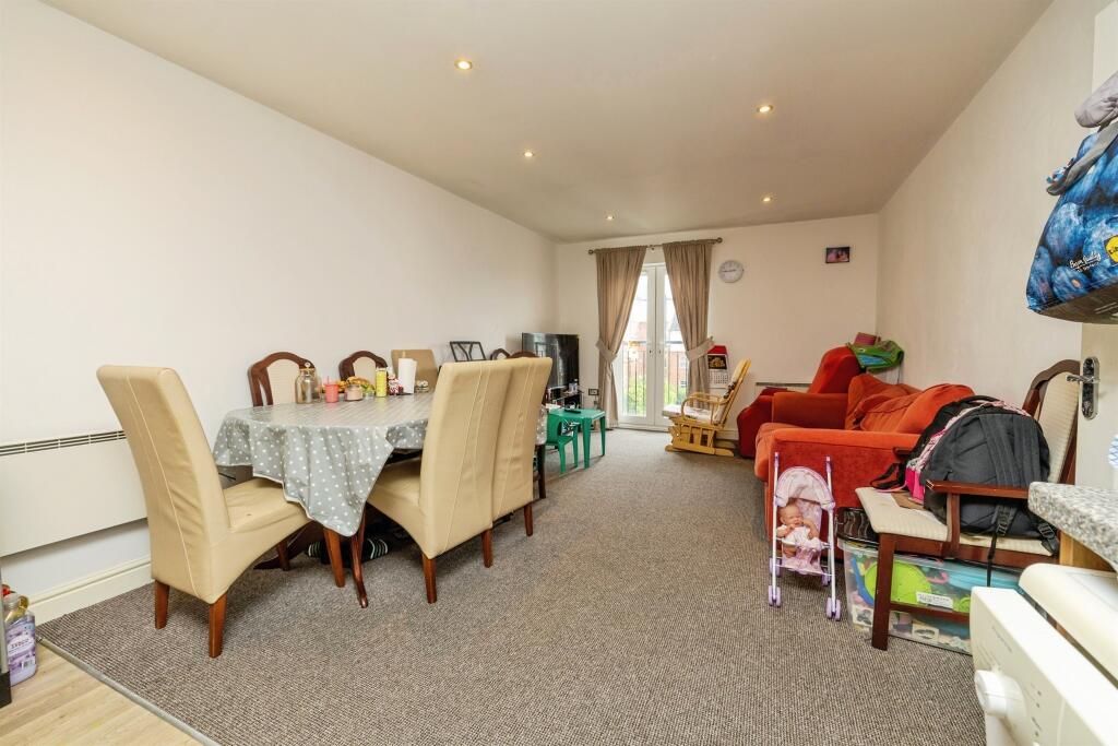 Kitchen / Living Area