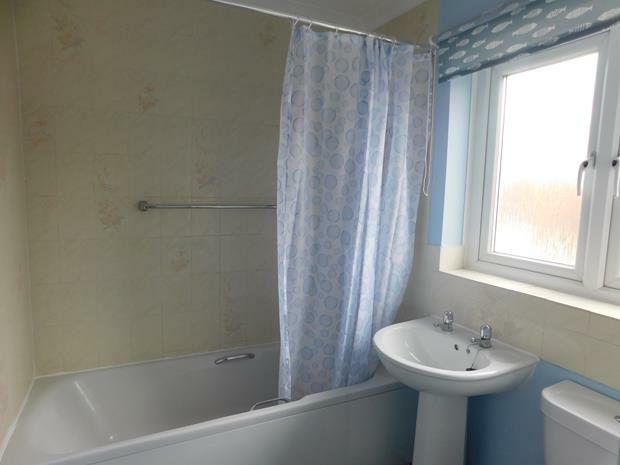 33EnnerdaleRdBathroom