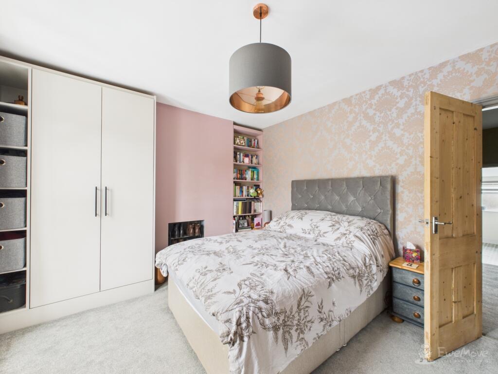 Principal Bedroom- Mark Stephens EweMove Newmarket