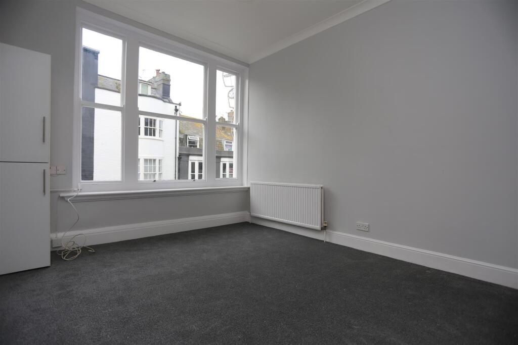 1, 2 St James's Street Mews Living Room (2).JPG