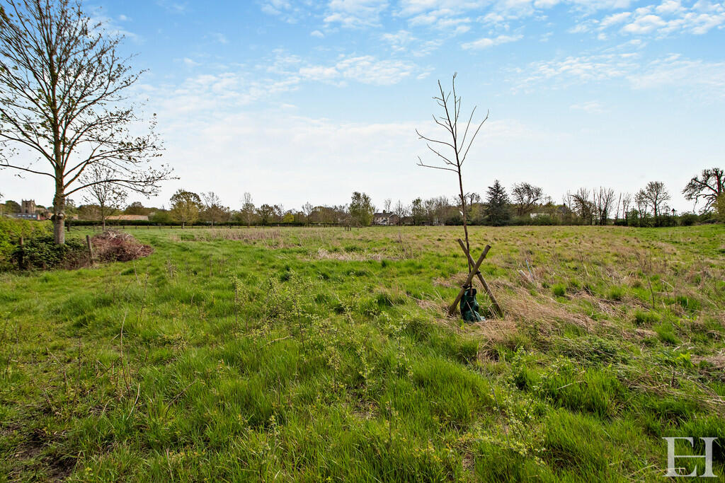 8586774-exteriorw...