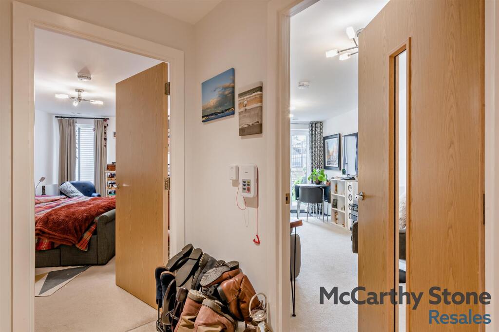 8670529-interior04-800.jpg